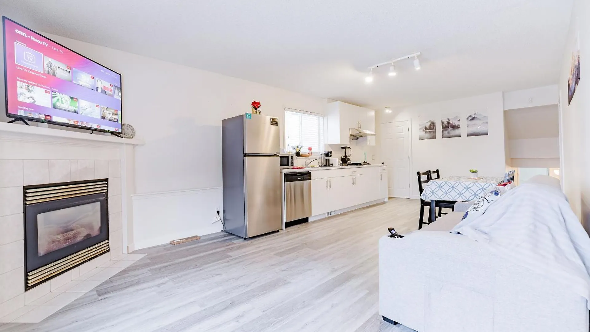 Walkout Basement Suite, 2 Bdr 4Bd, Bright And Spacious Calgary Apartment
